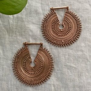 MAYA JEWELRY The Queens Large rose gold earrings